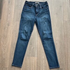 Levi’s 721 High Rise Skinny Jeans | Dark Wash | Size 30 | EUC